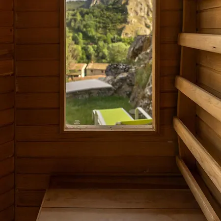 La Casita De *